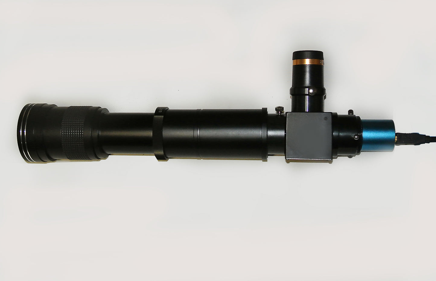 Высокопроизводительный многофункциональный зрительный прицел на весь срок службы Компактный 4-элементный объектив Низкая аберрация Высокоточная гарантия 2 года