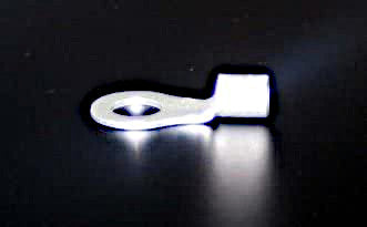 金よりも約30%抵抗が低い銀端子採用